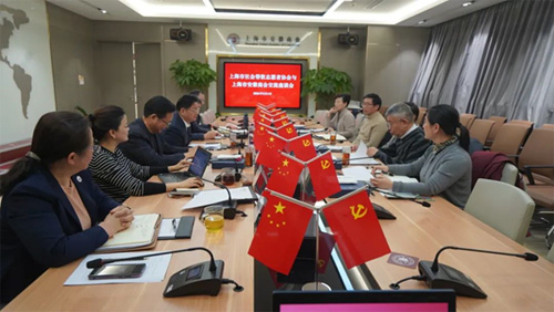 点击在新窗口中打开图片